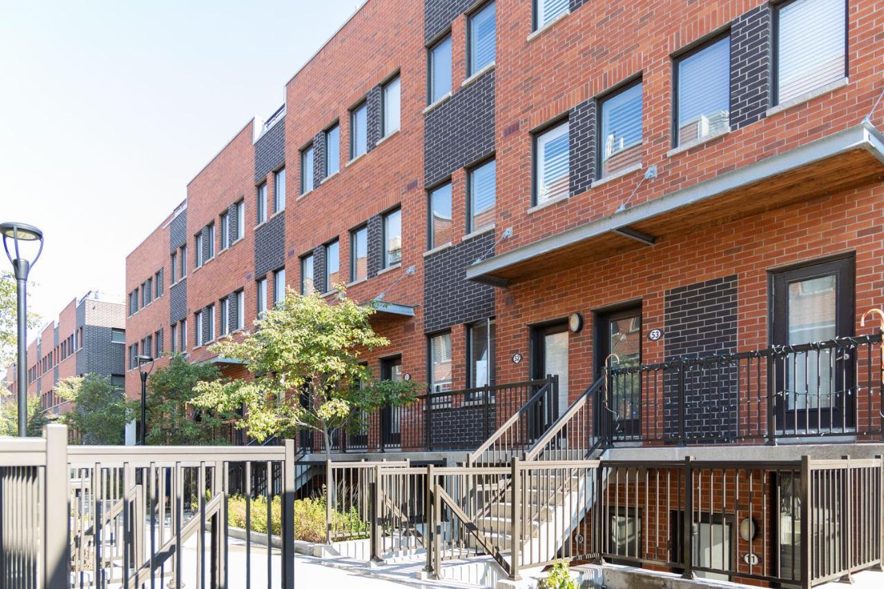 Beautiful Townhouse Near Yorkdale Mall, Wilson Subway Apartment Toronto Luaran gambar