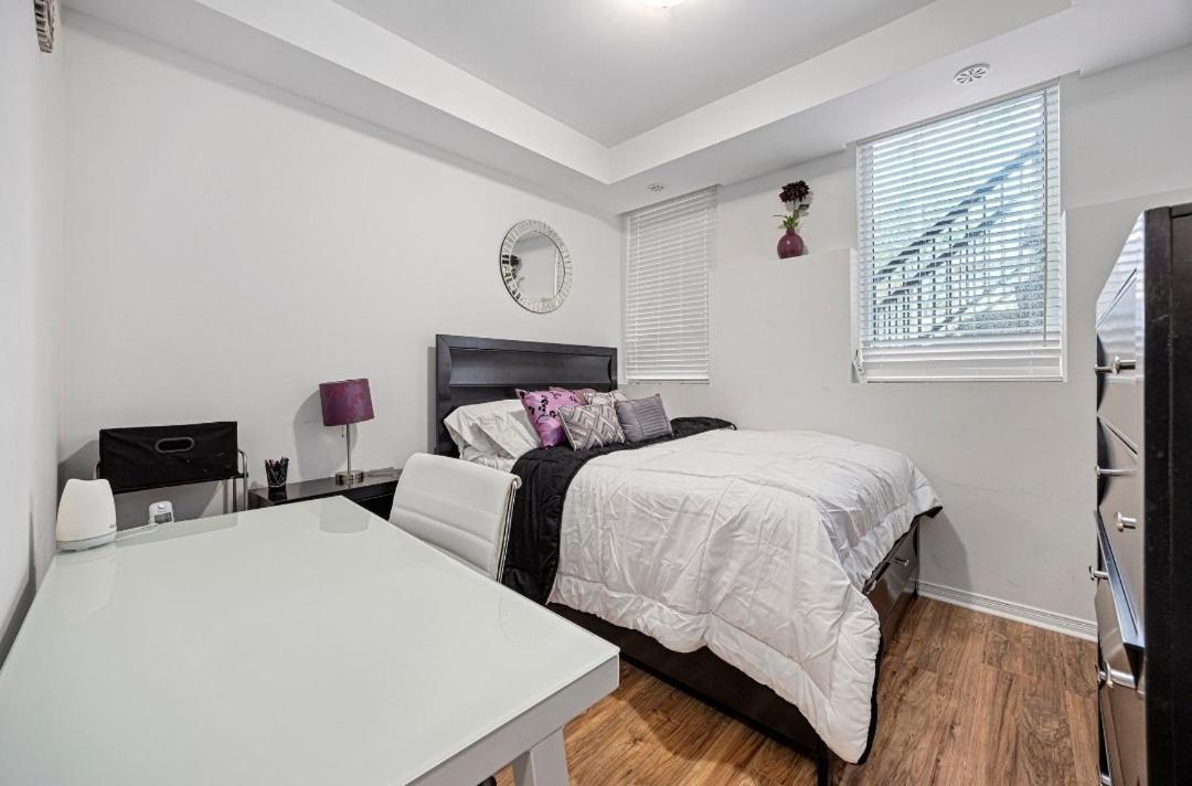 Beautiful Townhouse Near Yorkdale Mall, Wilson Subway Apartment Toronto Luaran gambar