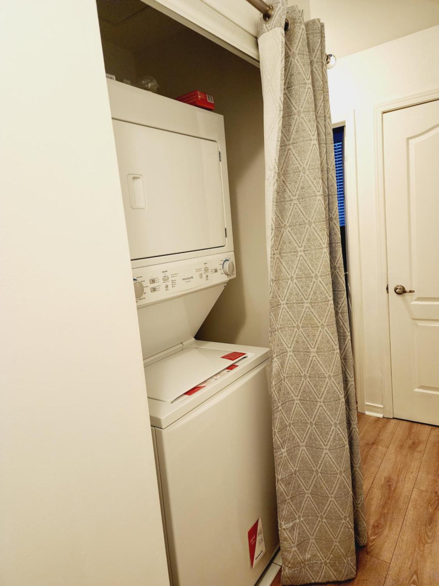 Beautiful Townhouse Near Yorkdale Mall, Wilson Subway Apartment Toronto Luaran gambar